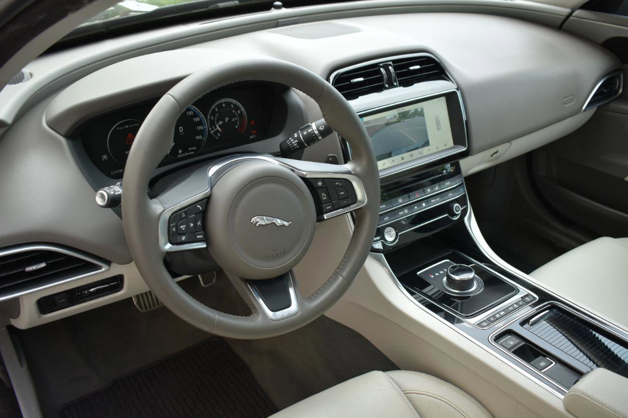 Used 2019 Jaguar XE Prestige RWD image 15
