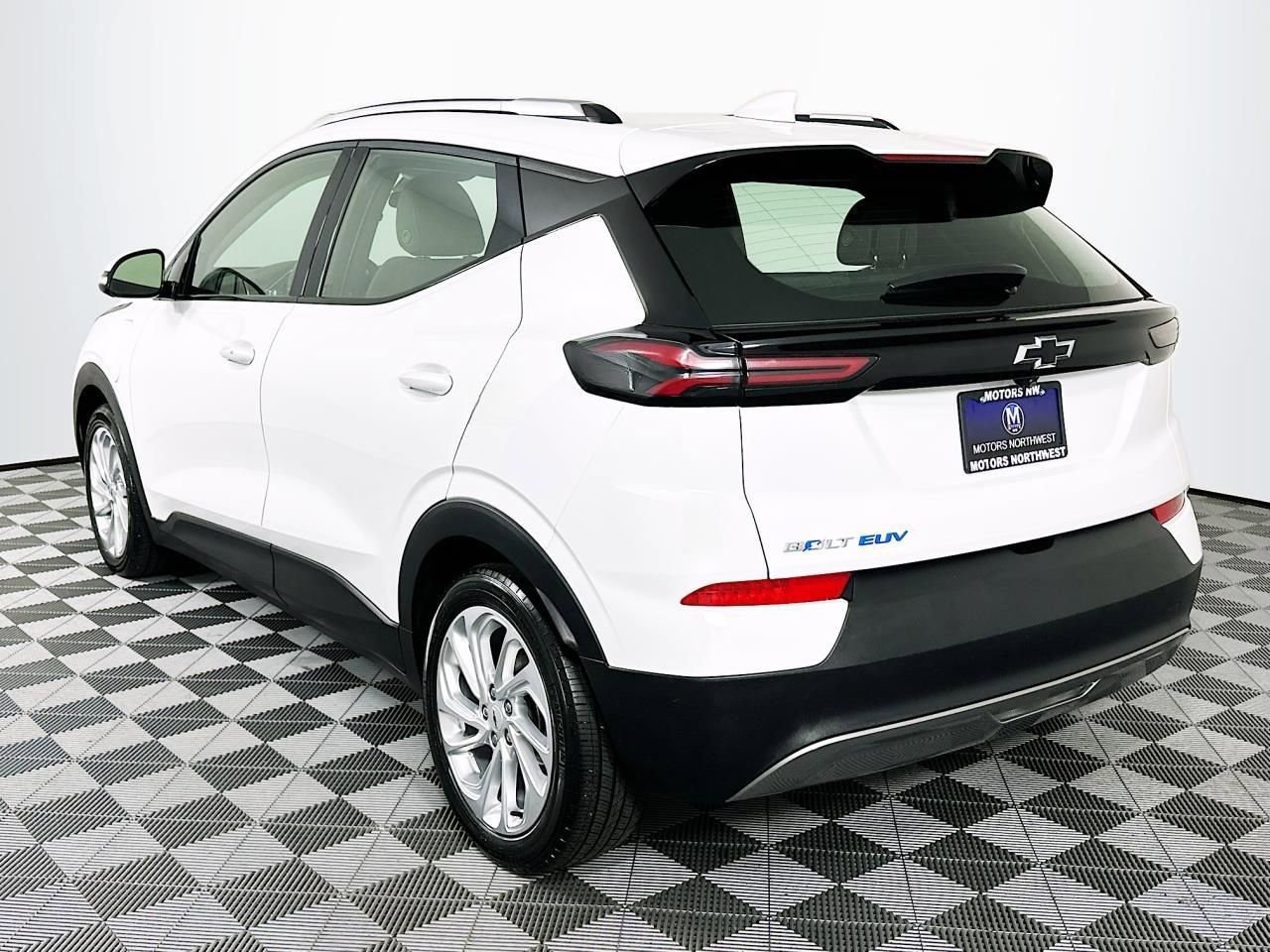 Used 2023 Chevrolet Bolt EUV LT FWD image 9