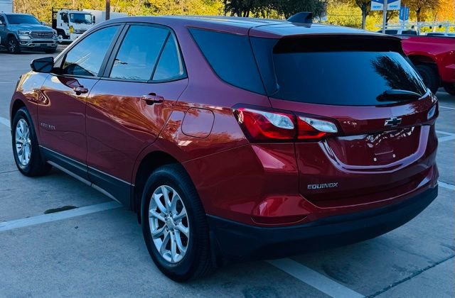 Used 2020 Chevrolet Equinox LS w/ LS Convenience Package image 4