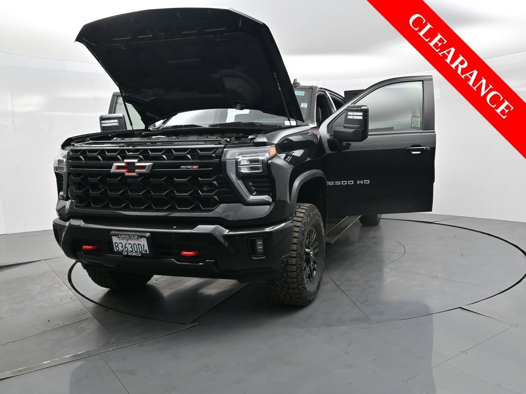 Used 2025 Chevrolet Silverado 2500 ZR2 w/ Technology Package image 33