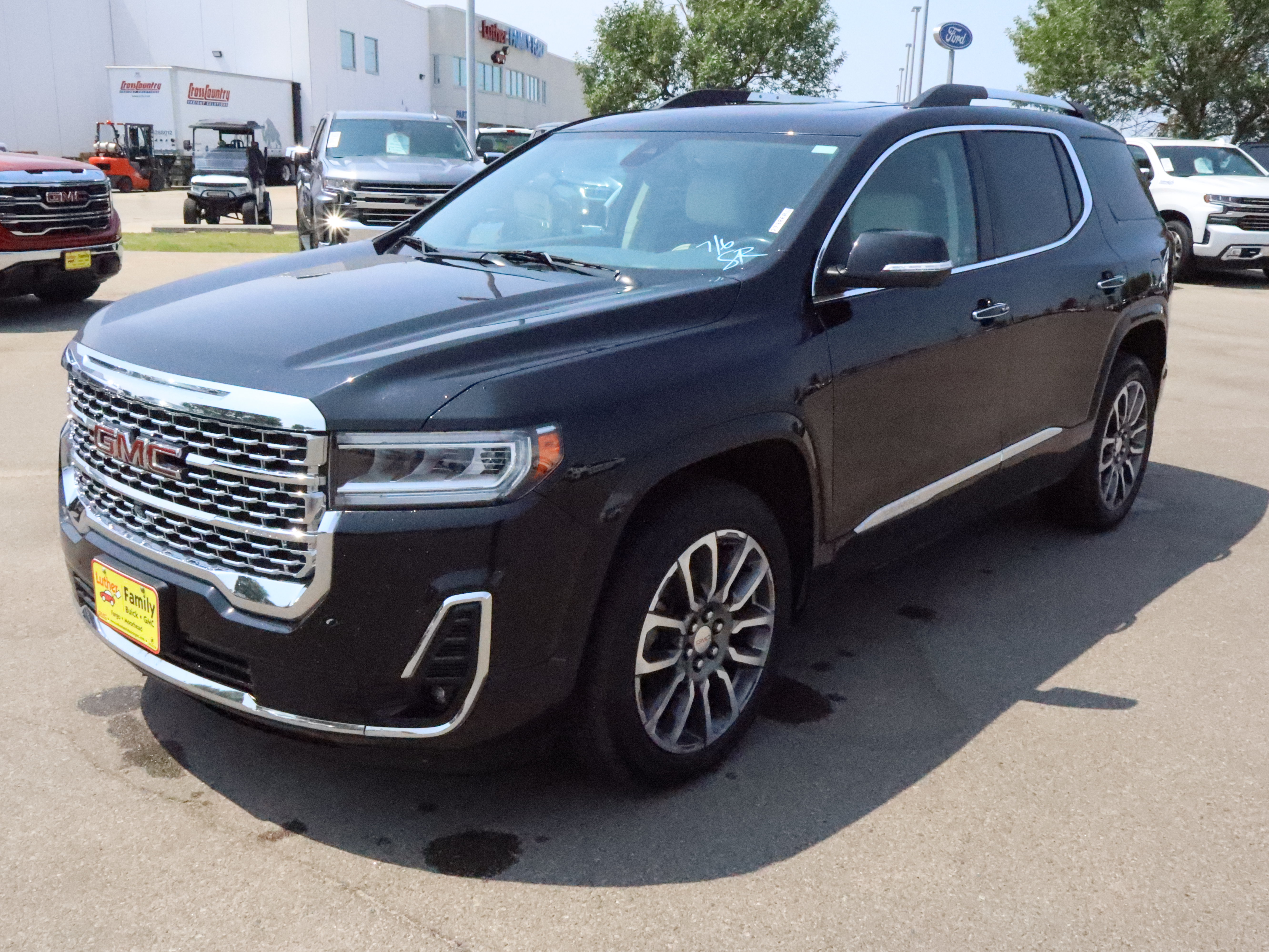 Used 2020 GMC Acadia Denali w/ Trailering Package AWD/4WD image 3