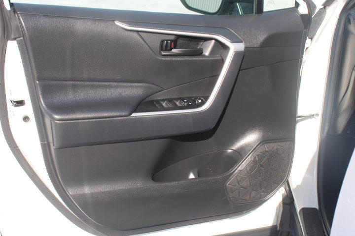 Certified 2025 Toyota RAV4 LE AWD/4WD image 10