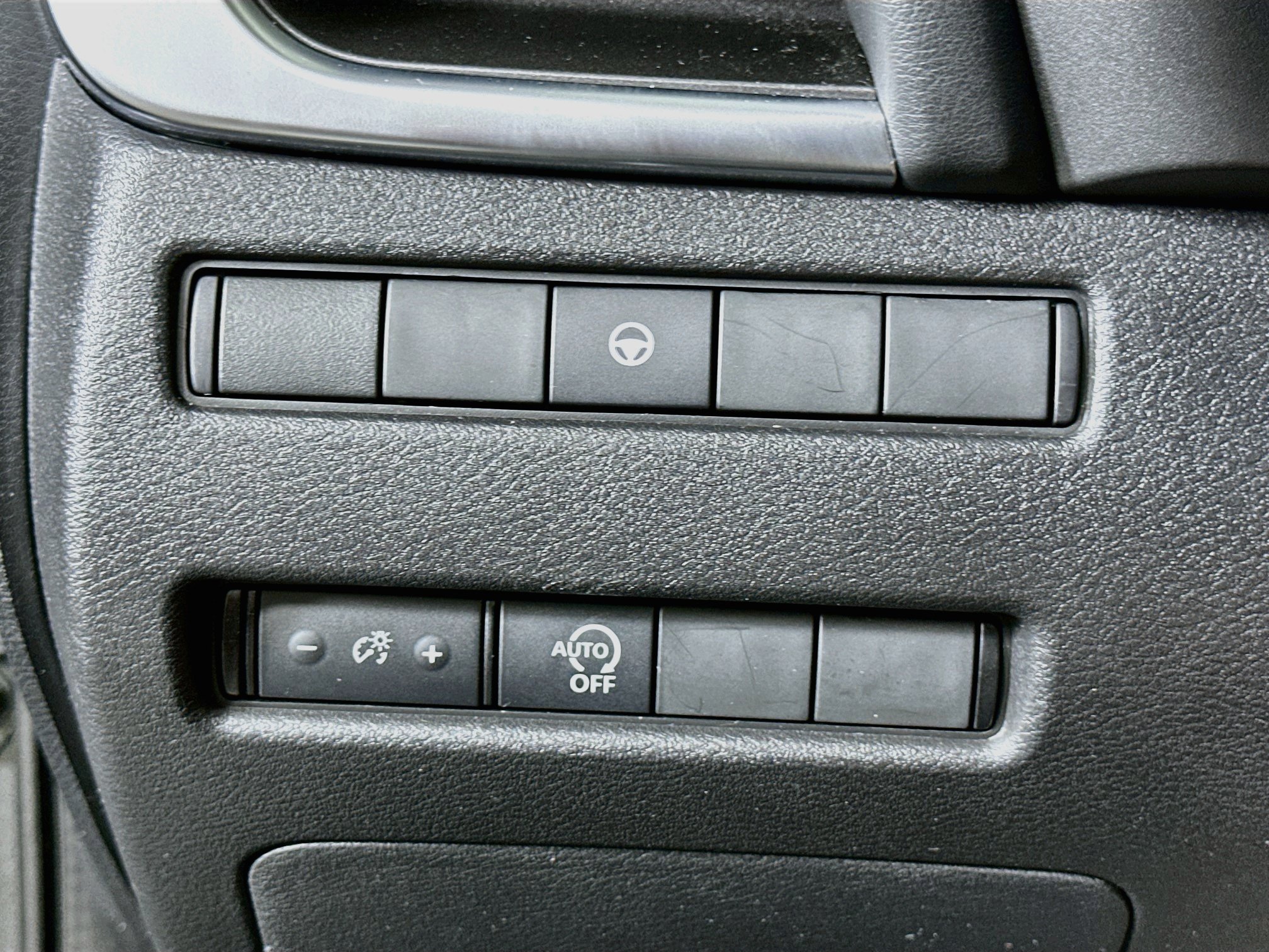 Used 2023 Nissan Rogue SV FWD image 17
