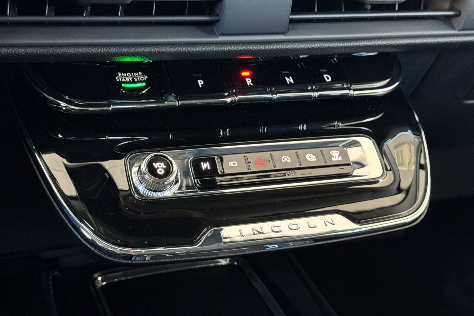 New 2025 Lincoln Corsair Reserve w/ Equipment Group 202A image 21