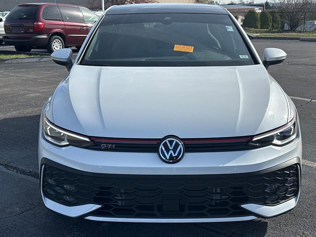 Used 2025 Volkswagen GTI SE FWD image 2