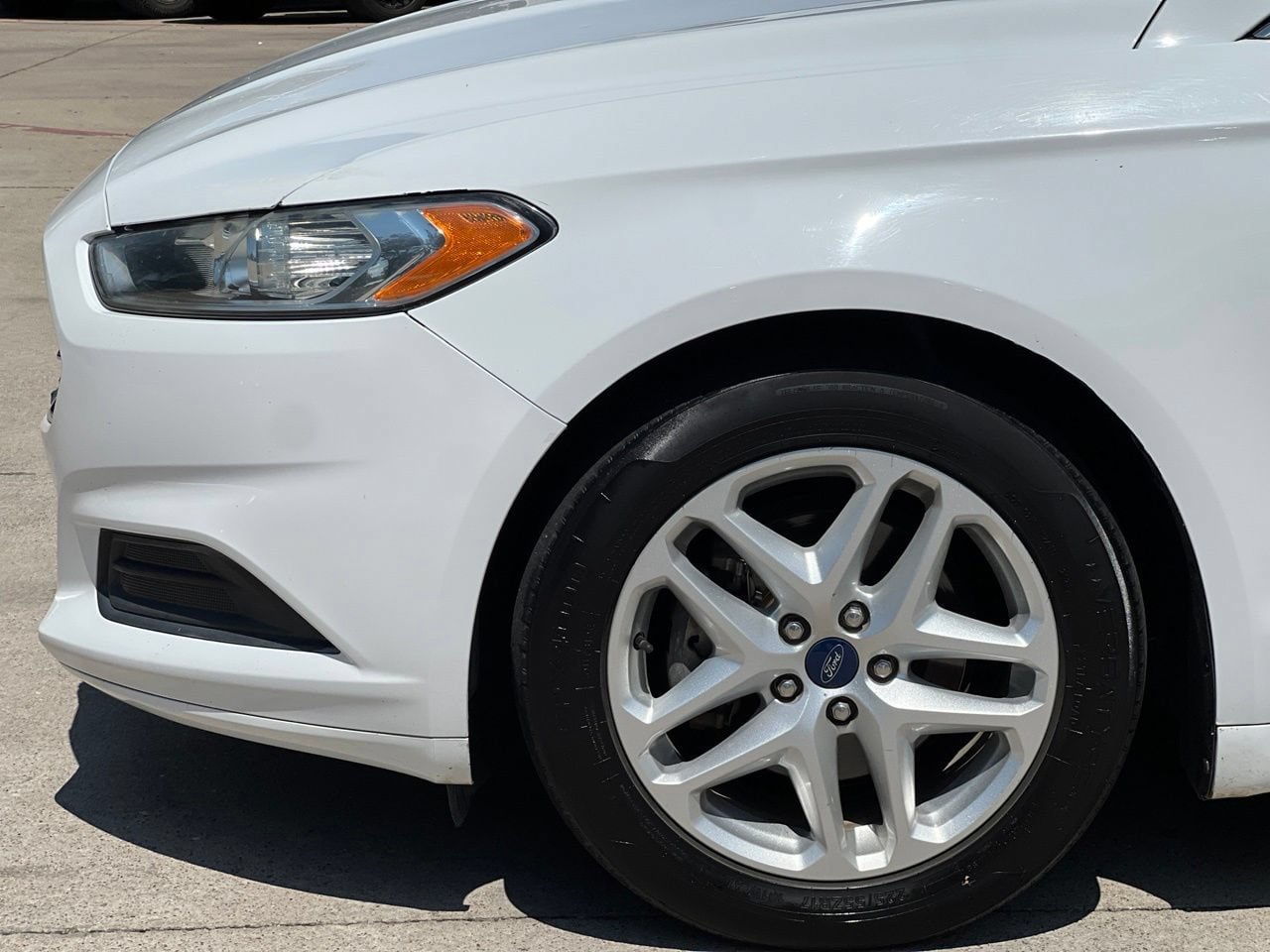 Used 2016 Ford Fusion SE FWD image 25