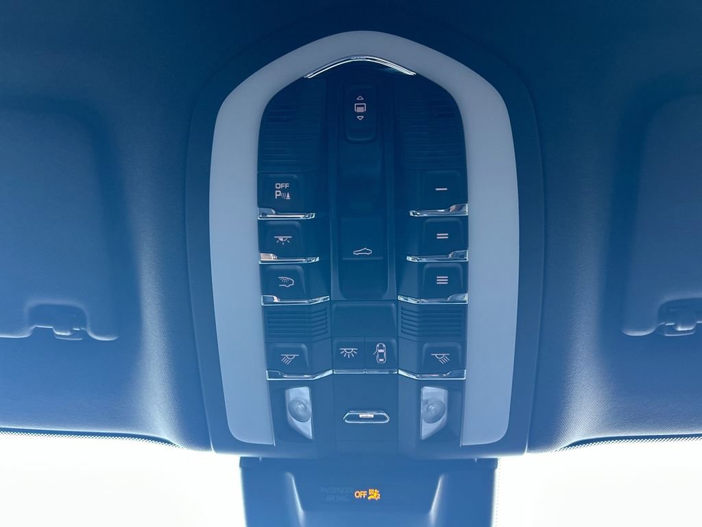 Used 2021 Porsche Macan S AWD/4WD image 37