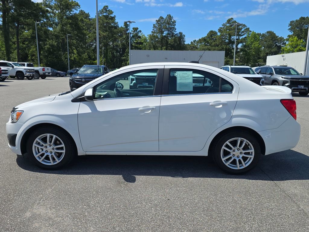 Used 2015 Chevrolet Sonic LT w/ Wheels and Fog Lamp Package FWD image 2