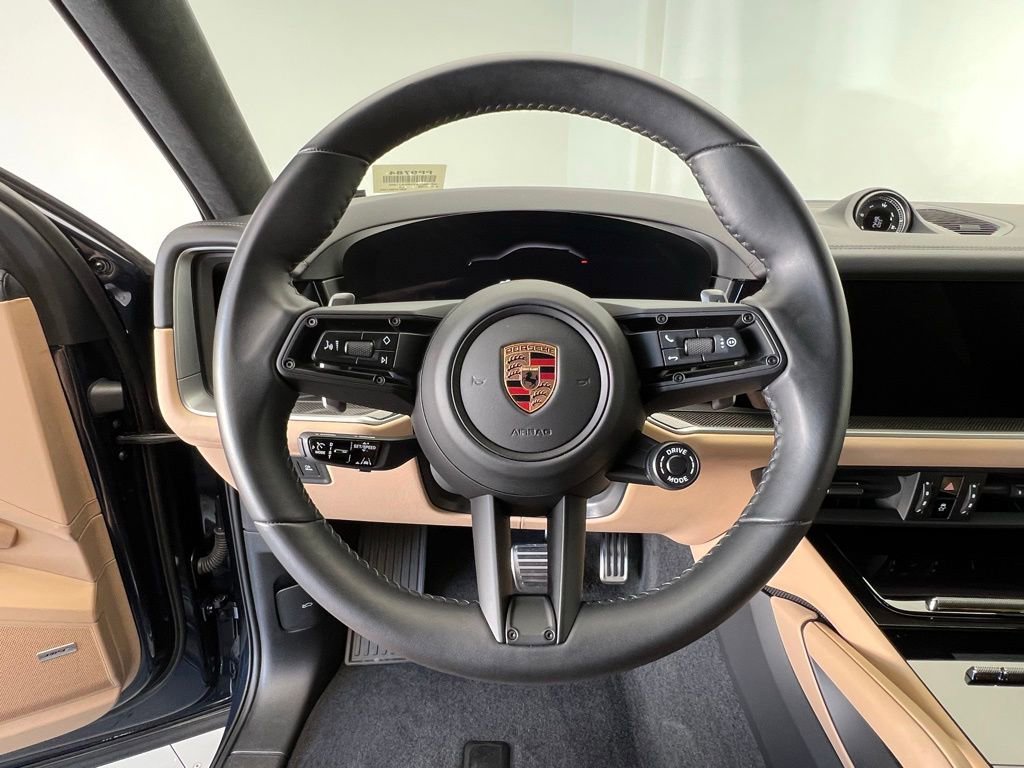 Certified 2024 Porsche Cayenne Turbo image 7