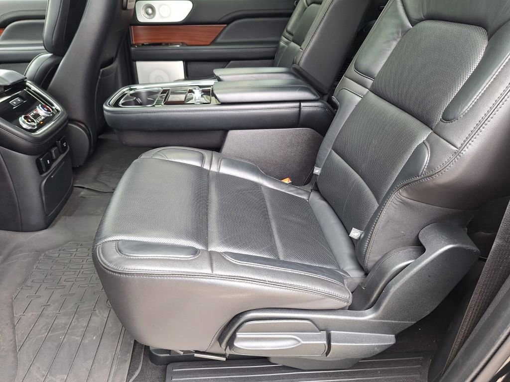 Used 2018 Lincoln Navigator L Reserve w/ Technology Package image 26