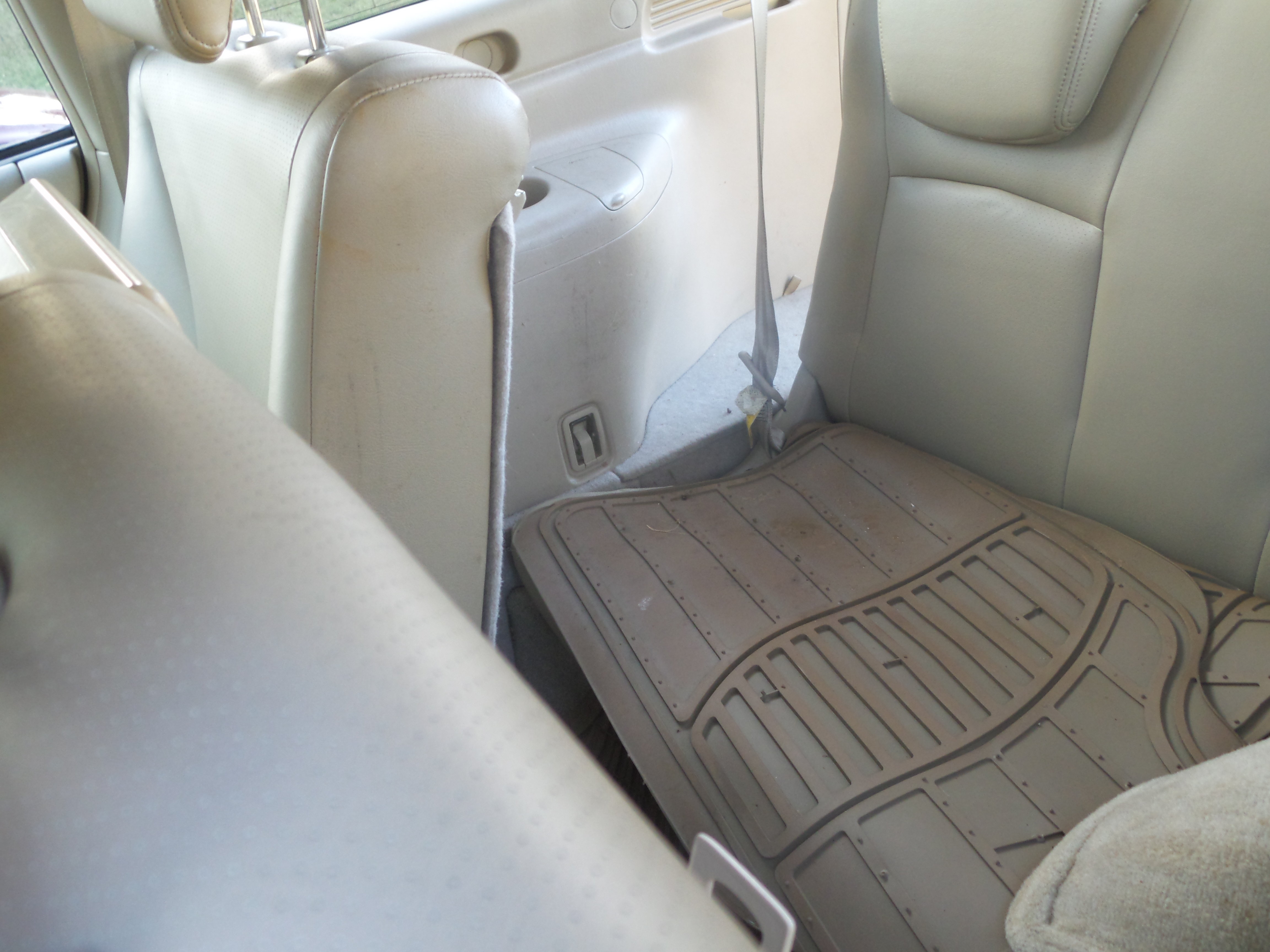 Used 2005 Toyota Highlander 4WD V6 w/ 3rd Row image 23