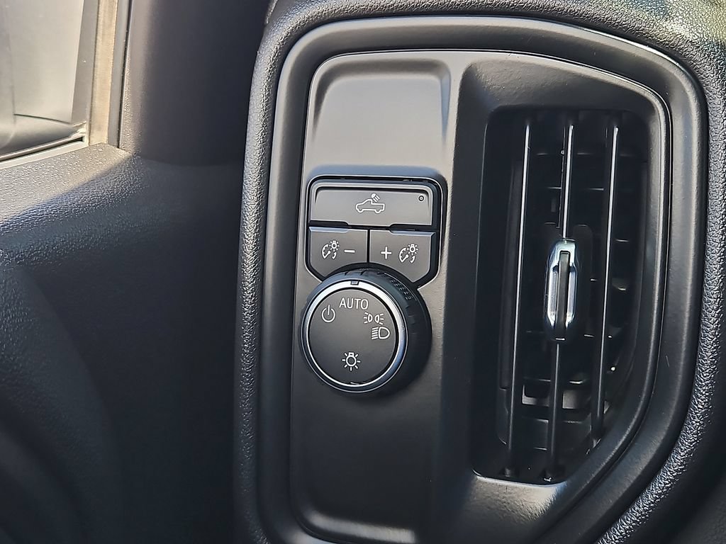Used 2025 Chevrolet Silverado 1500 Custom RWD image 15