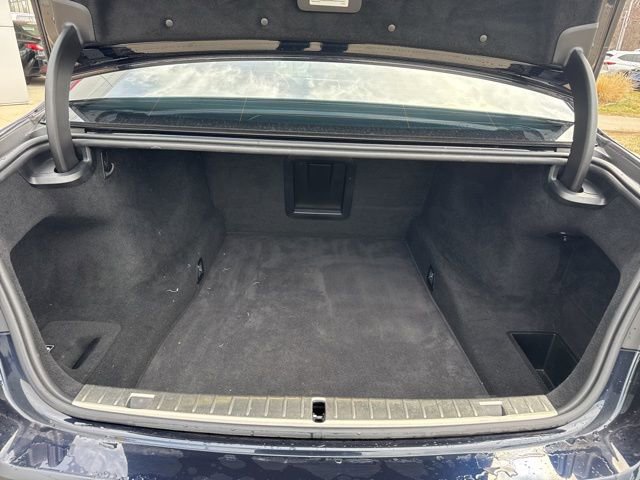 Used 2021 BMW 750i xDrive w/ M Sport Package image 38