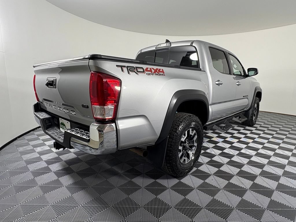 Used 2017 Toyota Tacoma TRD Off-Road w/ Tow Package (A/T) AWD/4WD image 8