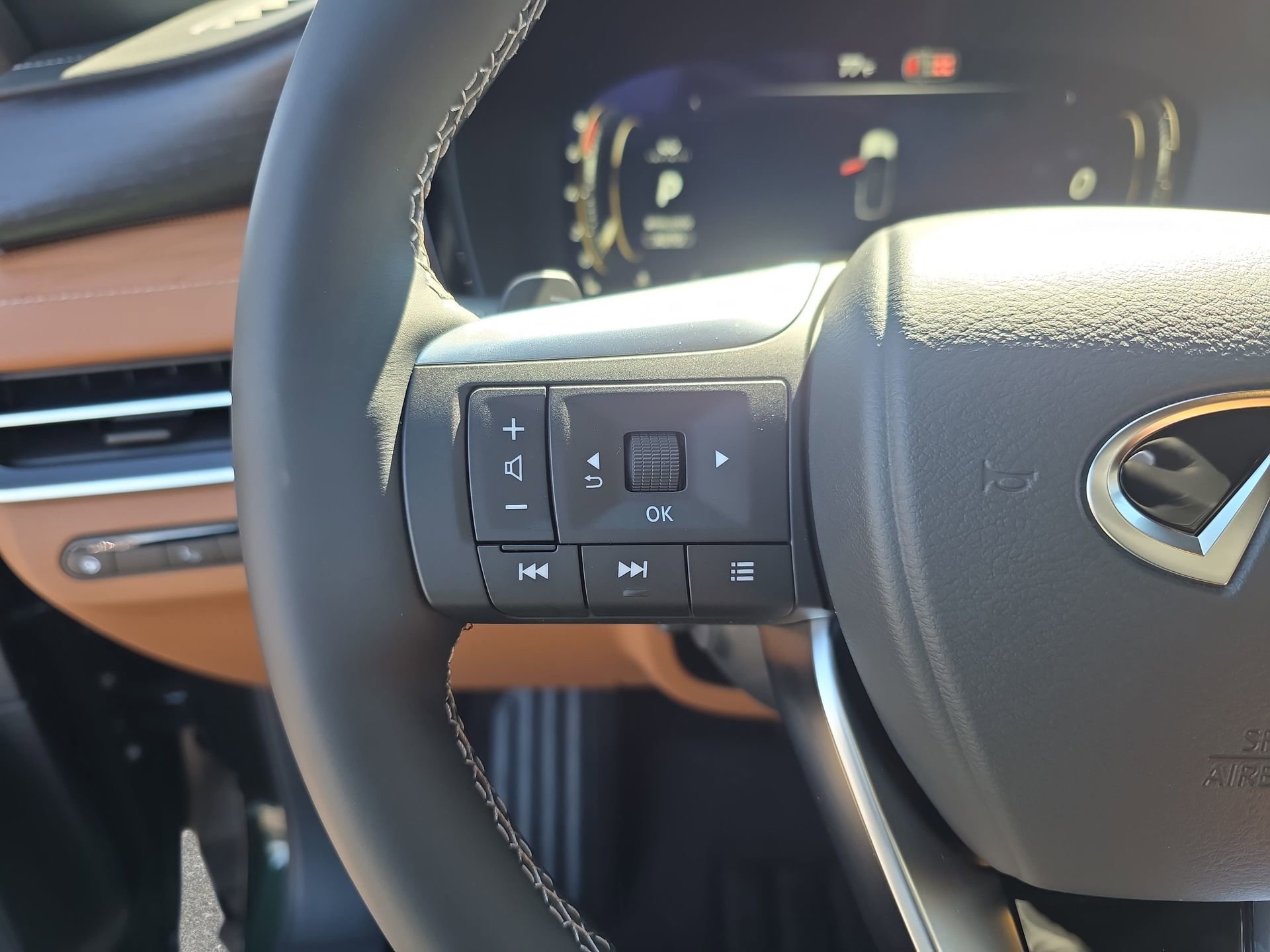 New 2026 INFINITI QX60 Autograph w/ Dark Cargo Package image 17