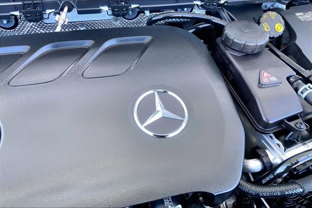 Used 2025 Mercedes-Benz GLB 250 4MATIC image 28