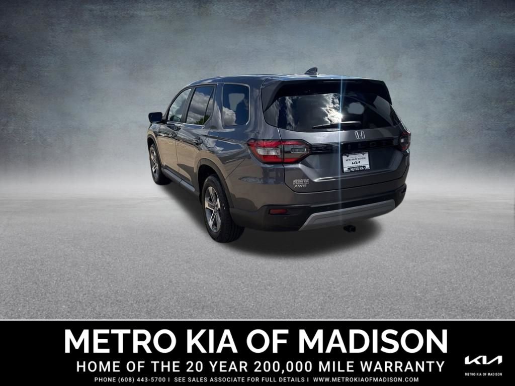 Used 2025 Honda Pilot EX-L image 3