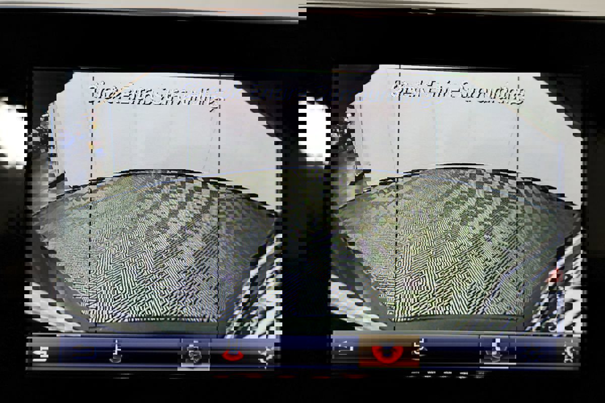 Used 2015 Mercedes-Benz C 300 Sport image 32