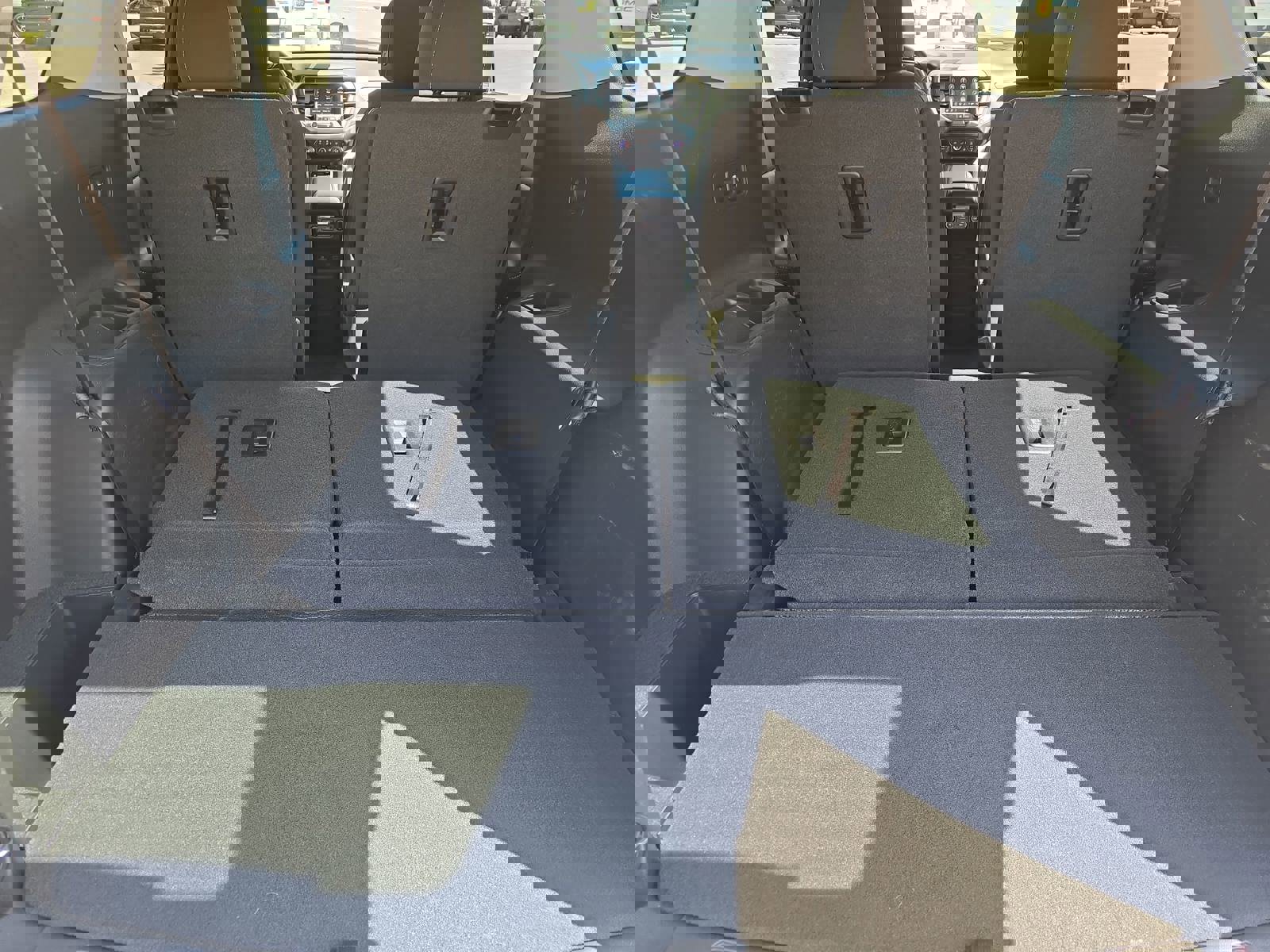 Used 2023 GMC Acadia SLE w/ Driver Convenience Package image 14