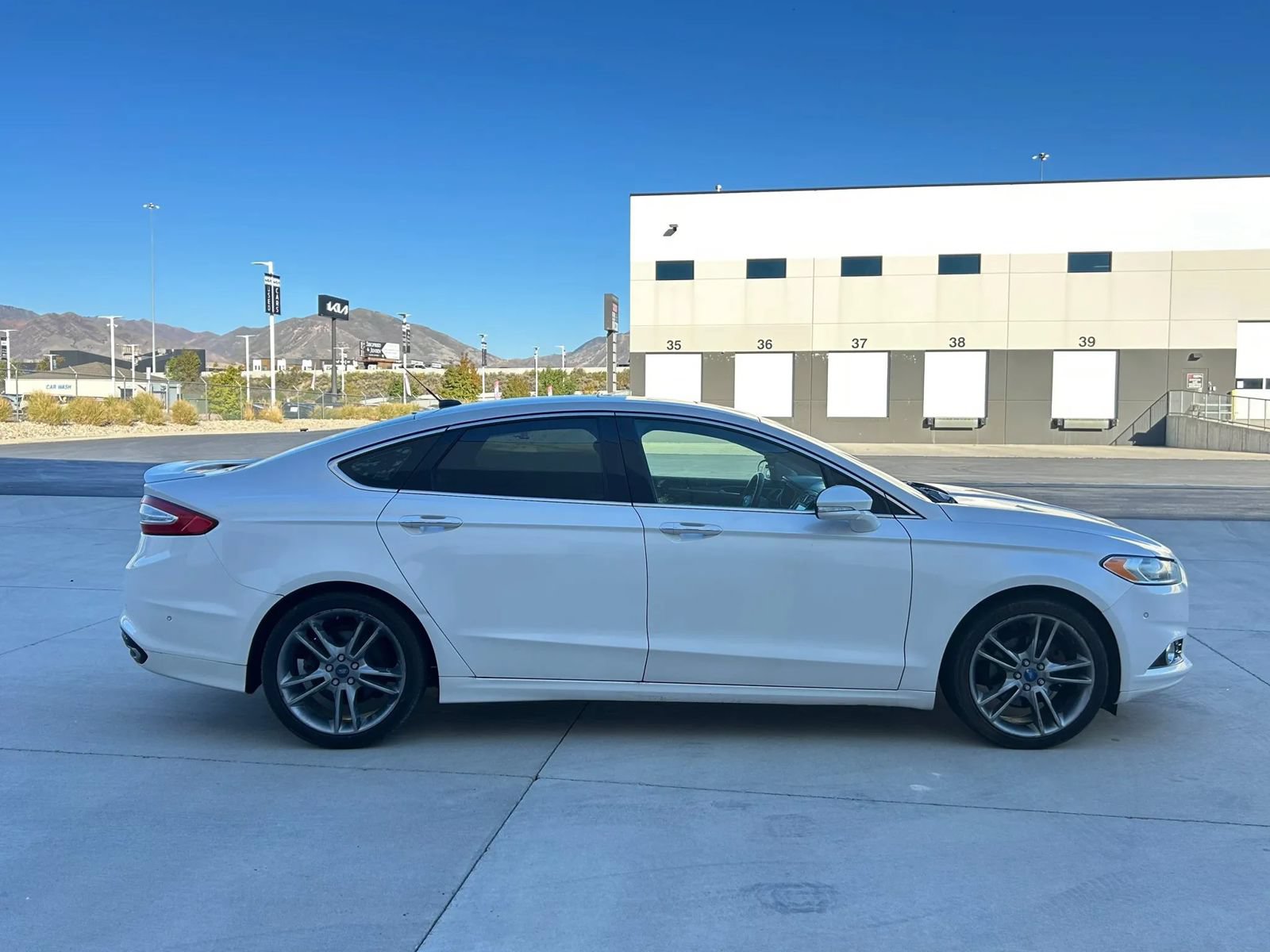 Used 2013 Ford Fusion Titanium w/ Titanium Driver Assist Pkg FWD image 6