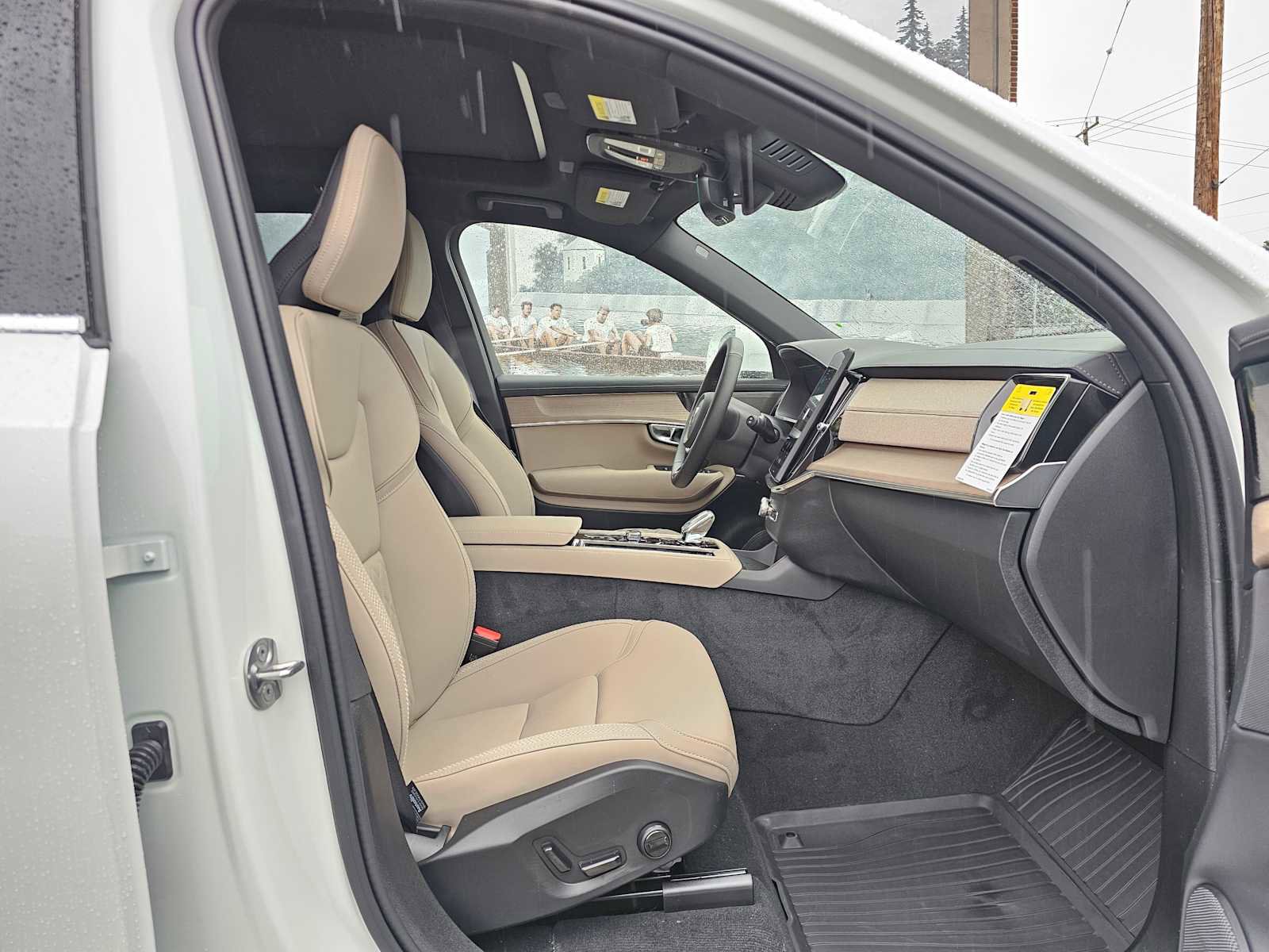 New 2026 Volvo XC90 B6 Plus w/ Protection Package Premier image 10