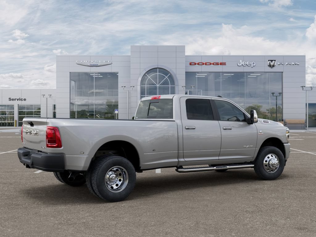 New 2026 RAM 3500 Laramie AWD/4WD image 4