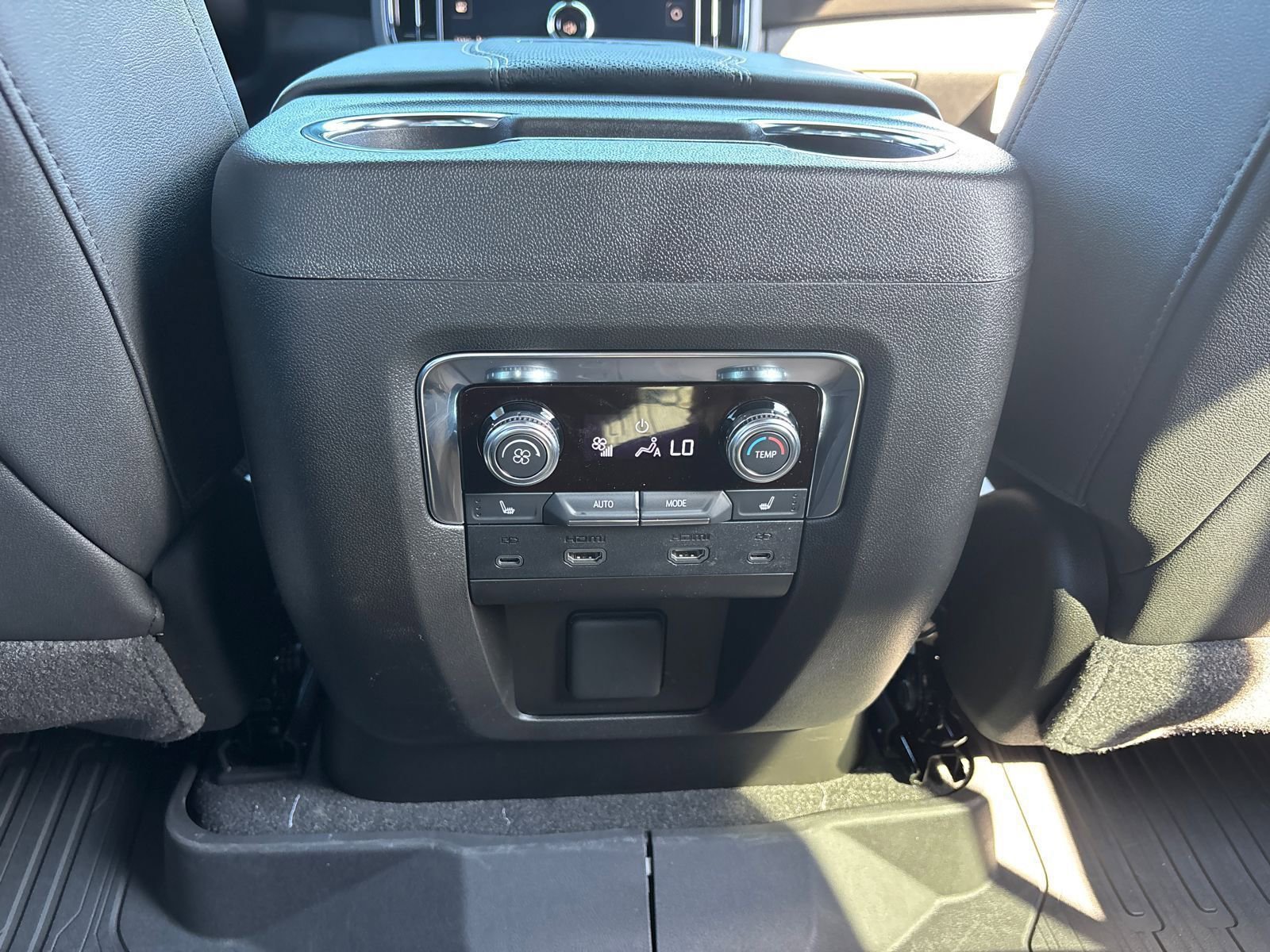 New 2026 GMC Yukon AT4 image 26