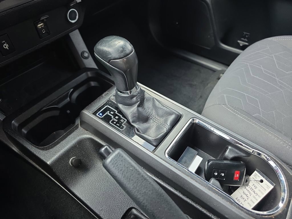 Used 2016 Toyota Tacoma TRD Sport AWD/4WD image 34