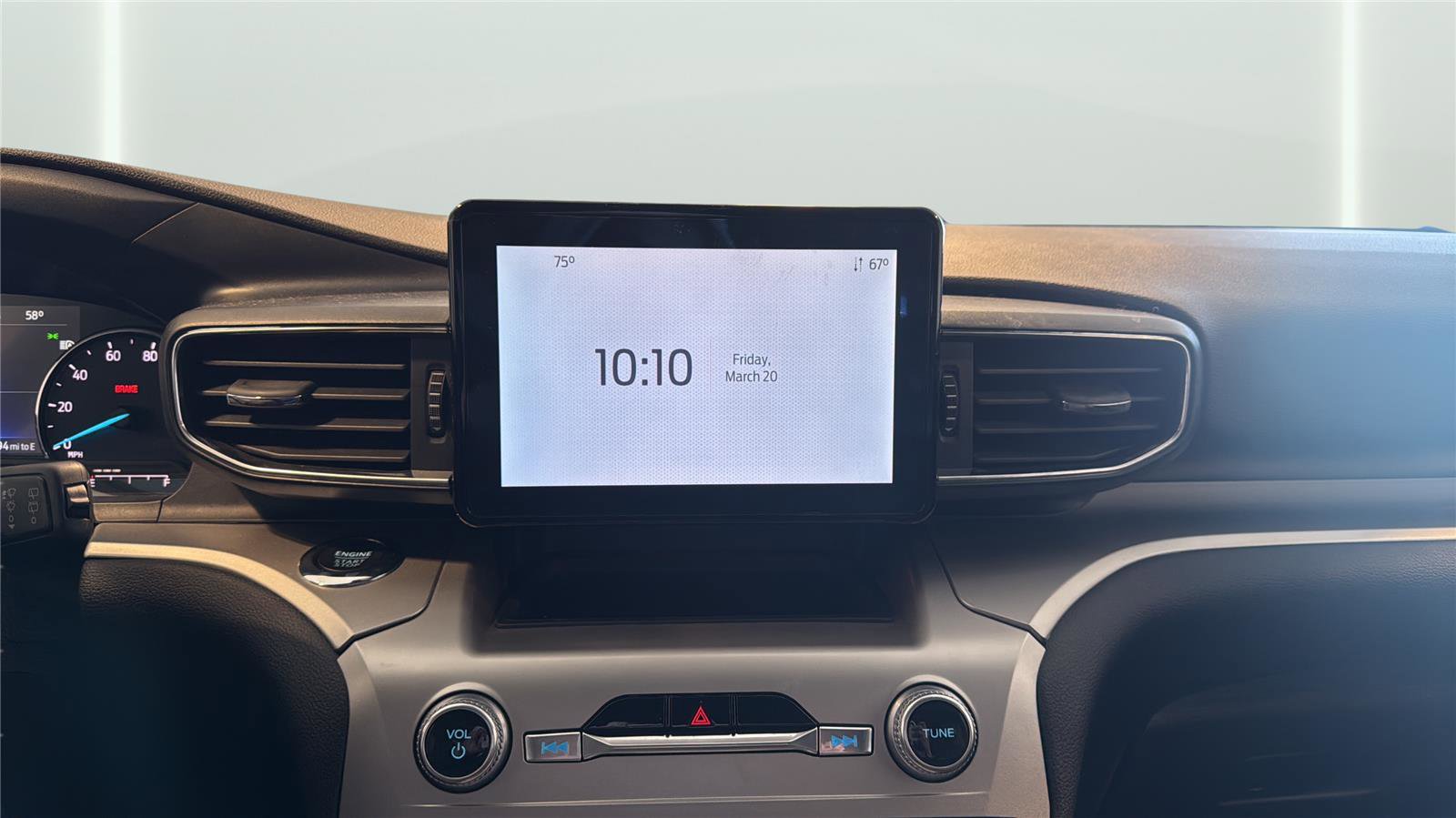 Used 2022 Ford Explorer XLT w/ Equipment Group 202A image 18