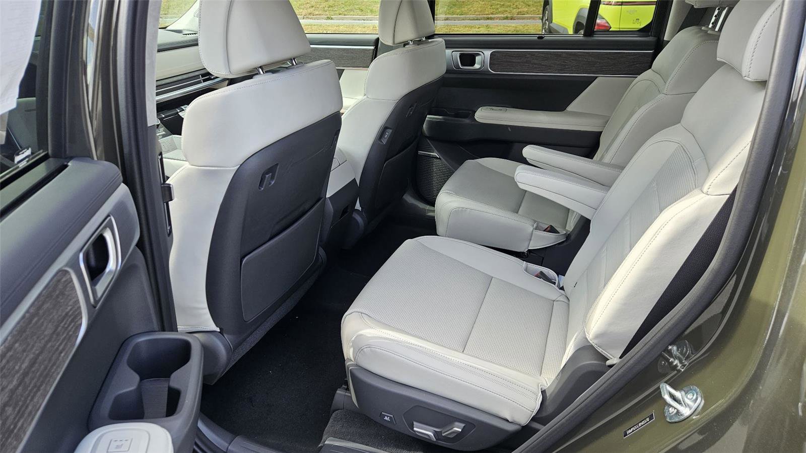 Used 2024 Hyundai Santa Fe Calligraphy image 10