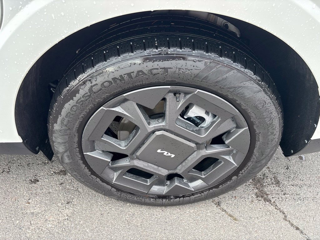 Certified 2026 Kia Carnival EX FWD image 3