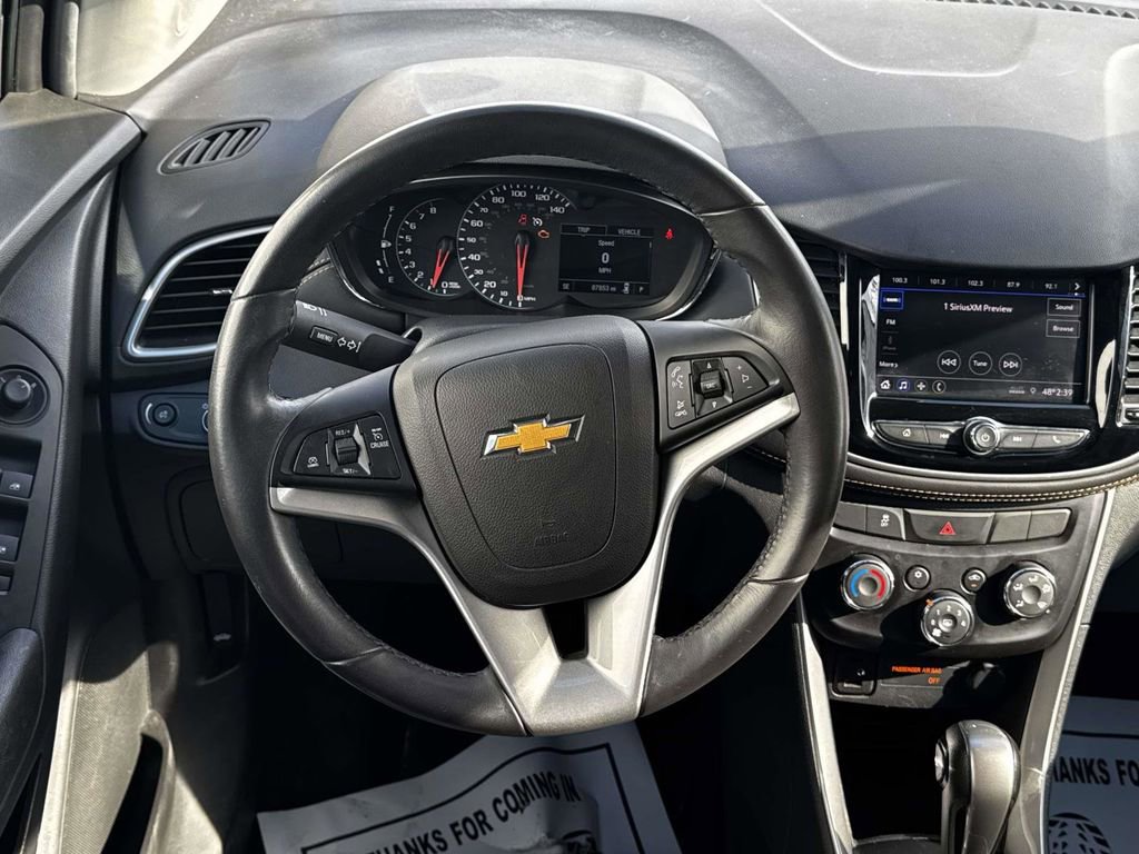Used 2021 Chevrolet Trax LT w/ LT Convenience Package image 14