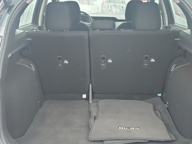 Used 2023 Nissan Kicks SV FWD image 11
