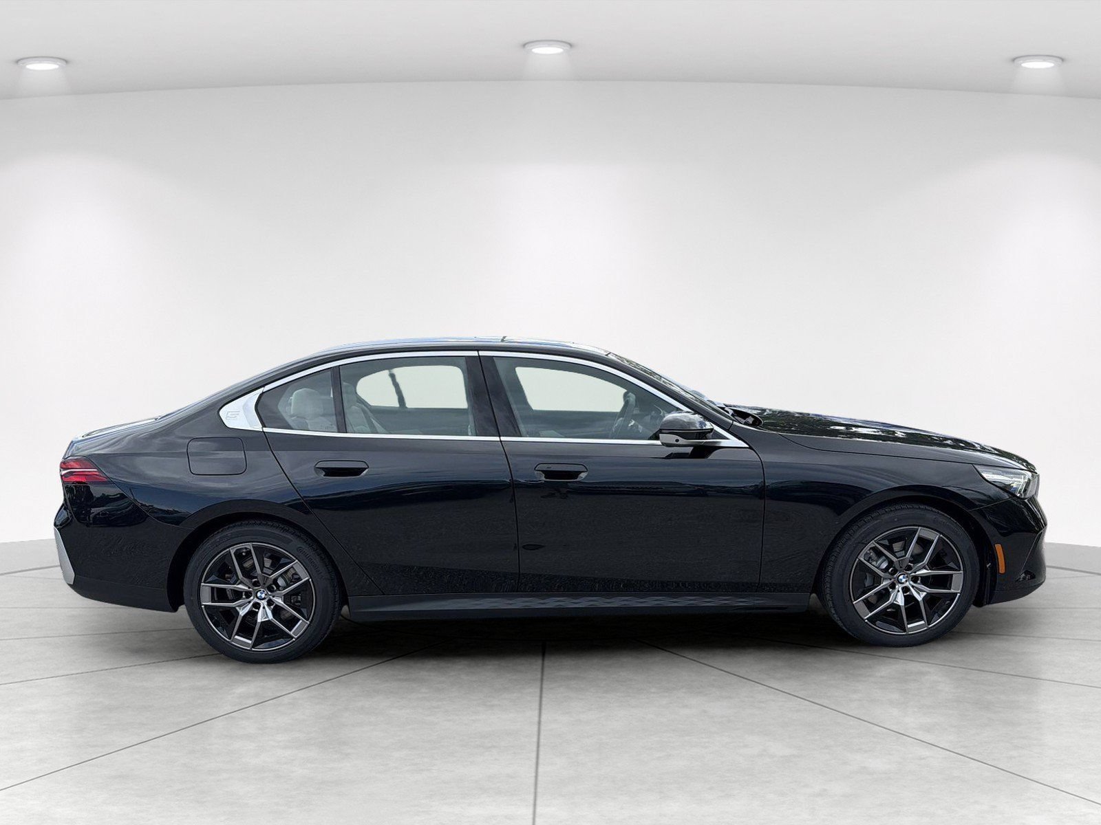New 2027 BMW 530i xDrive w/ Premium Package AWD/4WD image 3