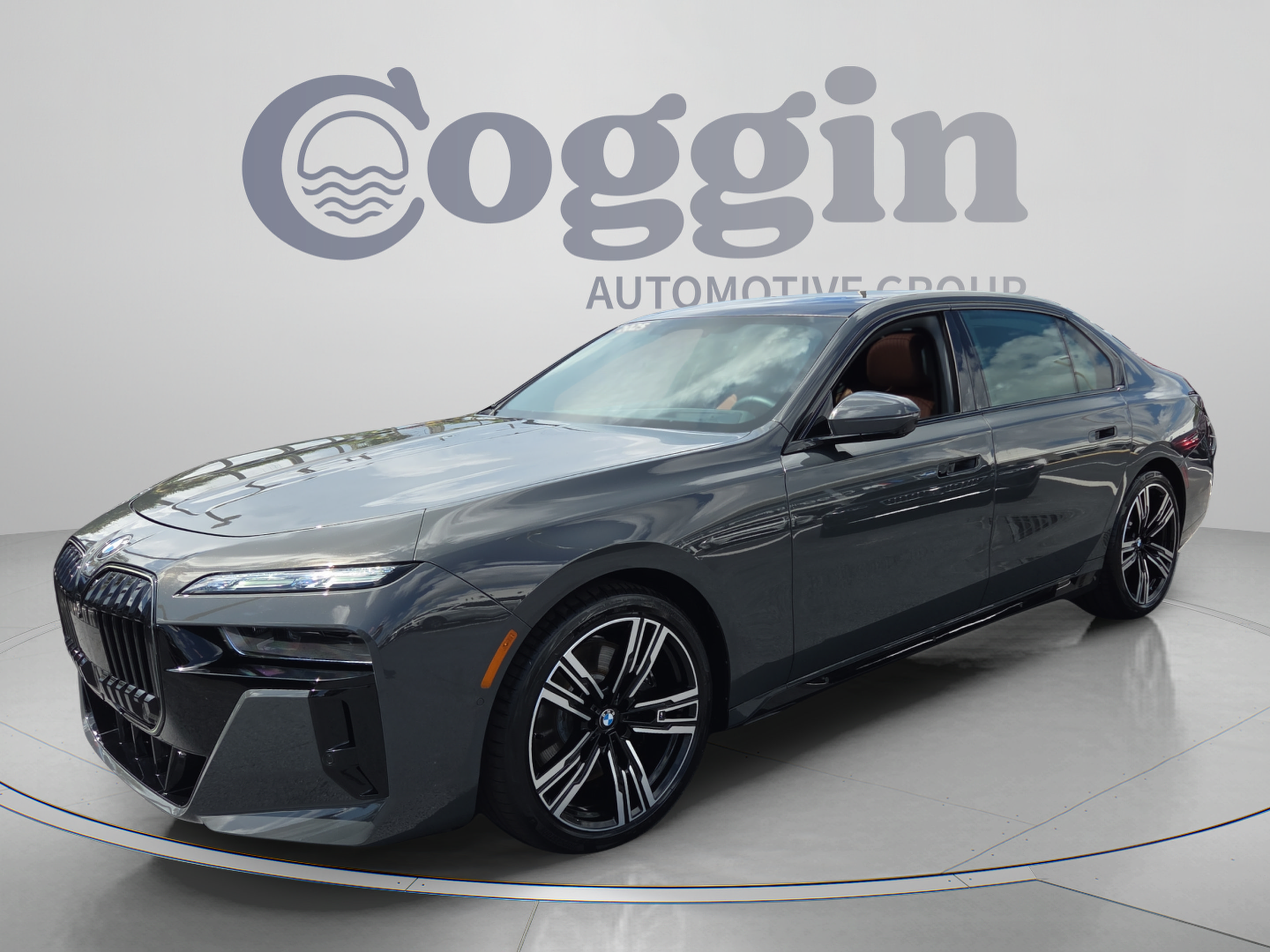 Certified 2025 BMW 760i xDrive w/ Executive Package AWD/4WD image 1