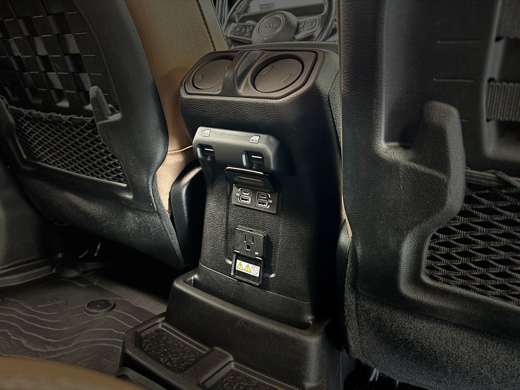 Used 2021 Jeep Wrangler Unlimited Rubicon AWD/4WD image 26