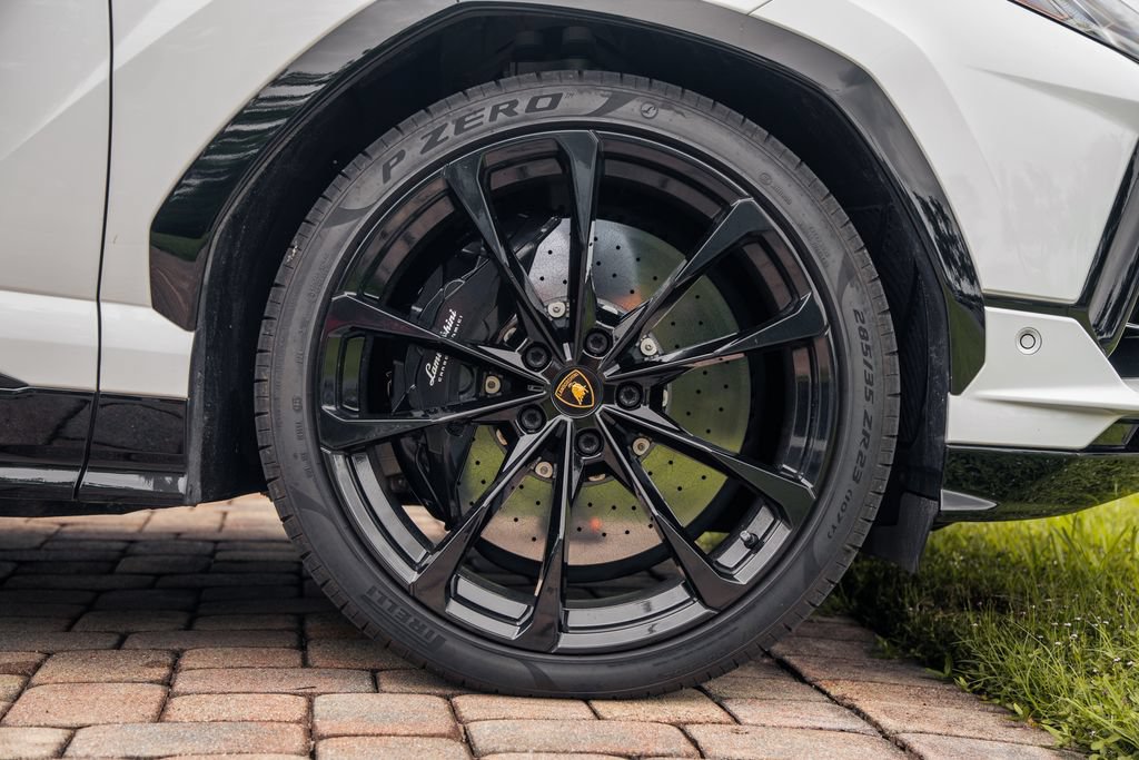 Used 2024 Lamborghini Urus S AWD/4WD image 15