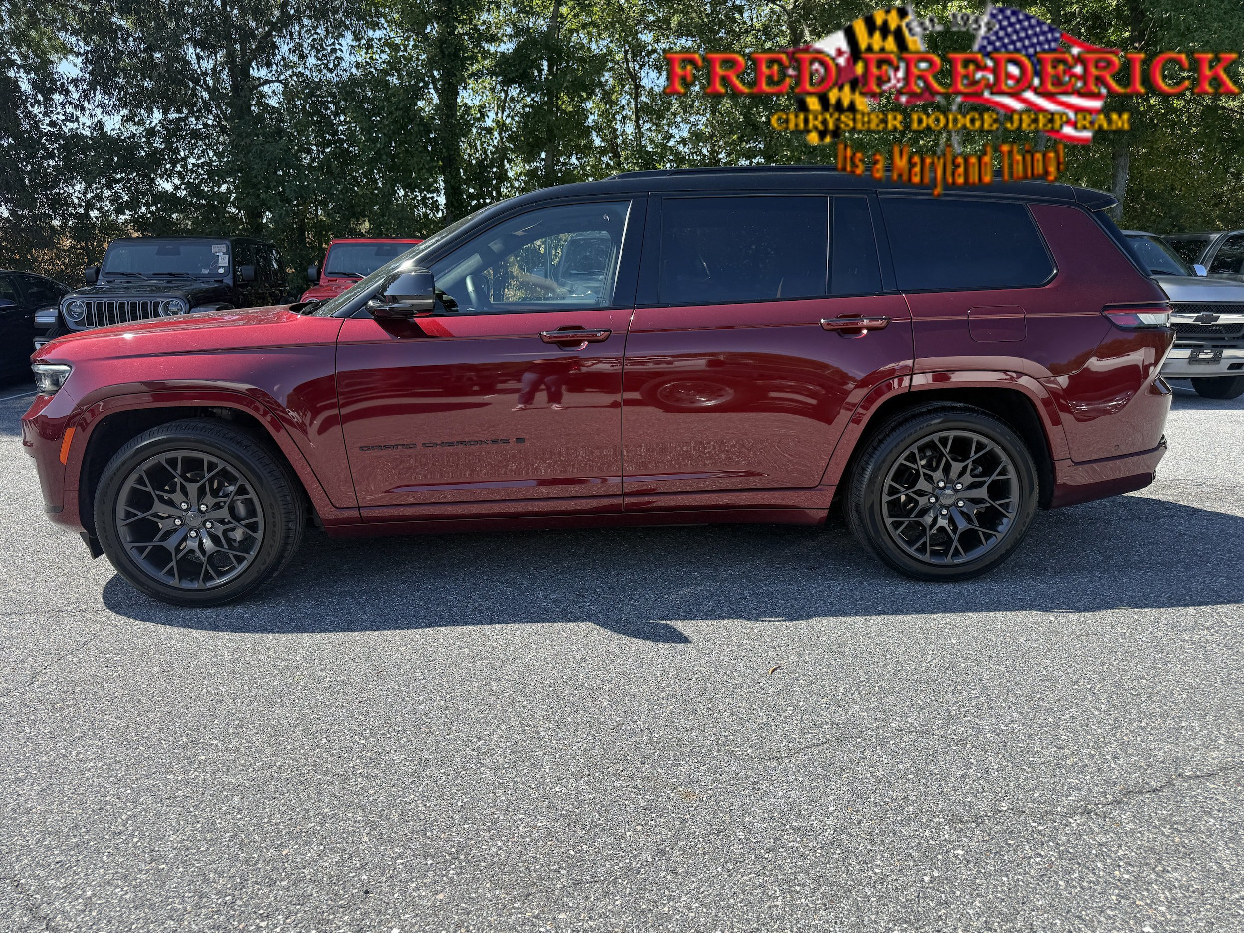 Used 2025 Jeep Grand Cherokee L Summit AWD/4WD image 4