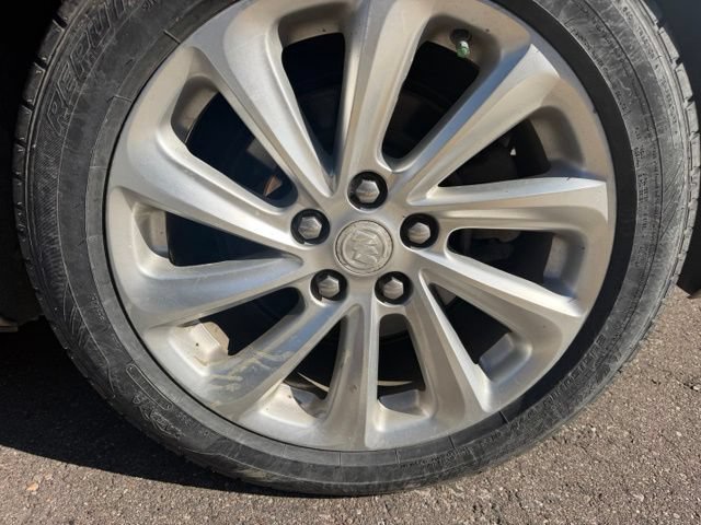 Used 2015 Buick LaCrosse FWD image 11