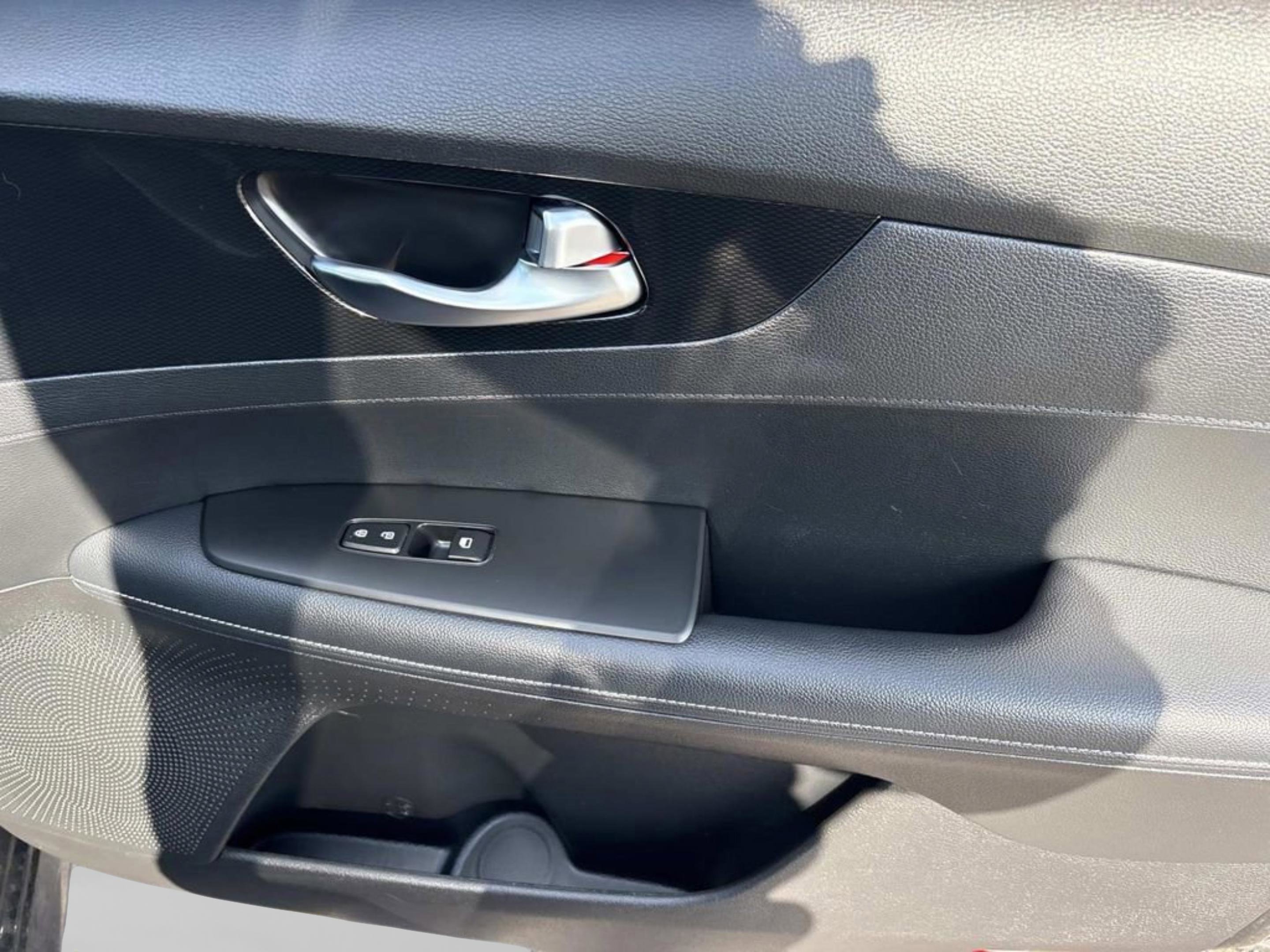 Used 2023 Kia Forte GT-Line w/ GT-Line Technology Package FWD image 25