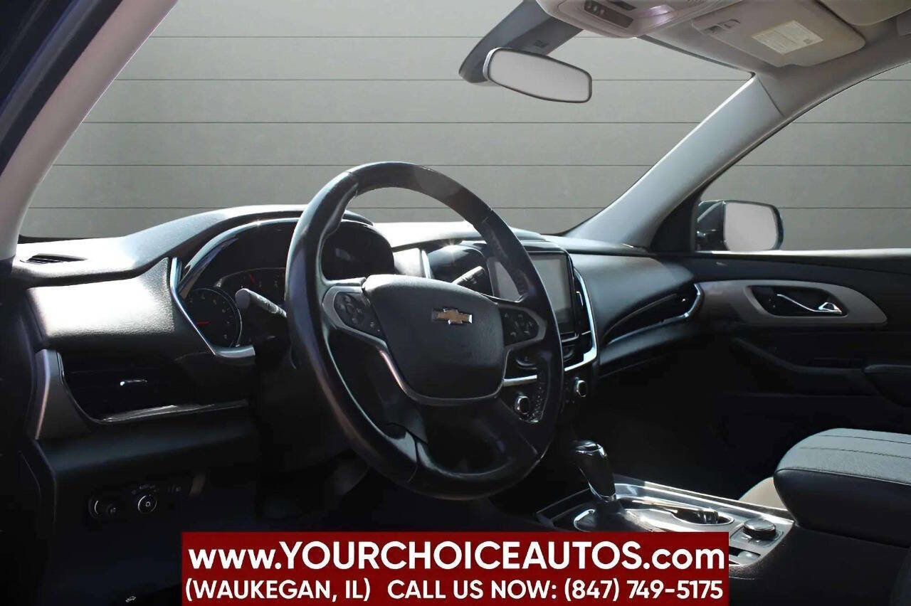 Used 2020 Chevrolet Traverse LT w/ Driver Confidence II Package image 11