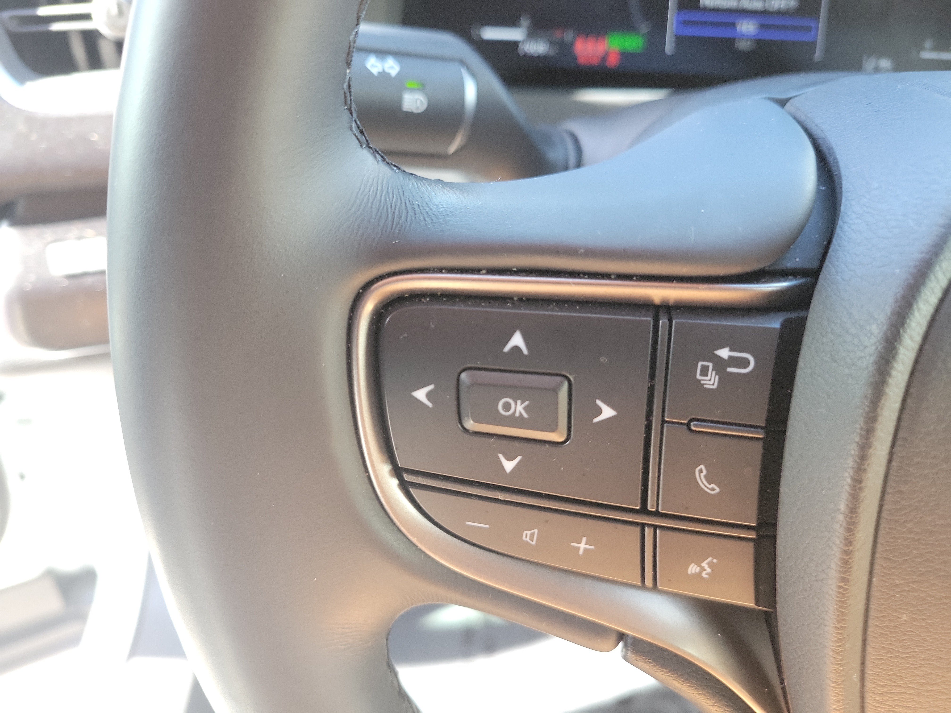 Used 2025 Lexus UX 300h FWD w/ Accessory Package (Z1) image 26