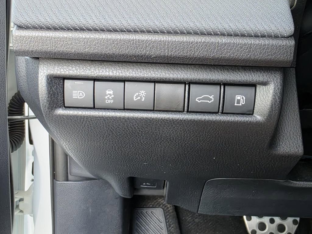 Used 2025 Toyota Camry SE FWD image 23