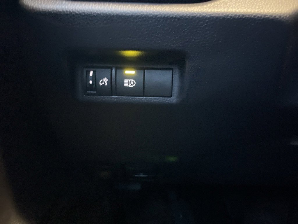 Used 2025 Toyota RAV4 XLE image 28