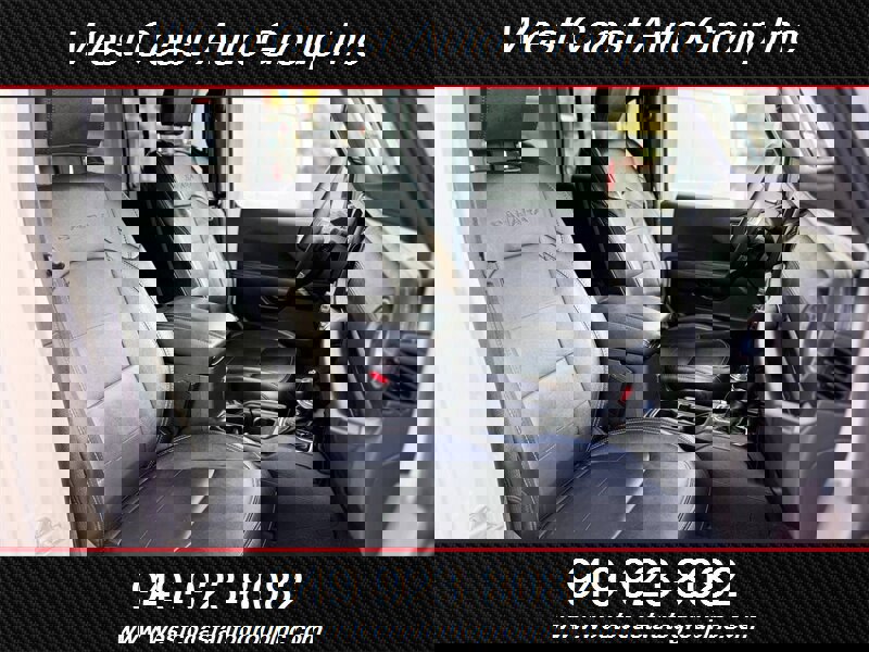 Used 2023 Jeep Wrangler Unlimited Sahara image 7