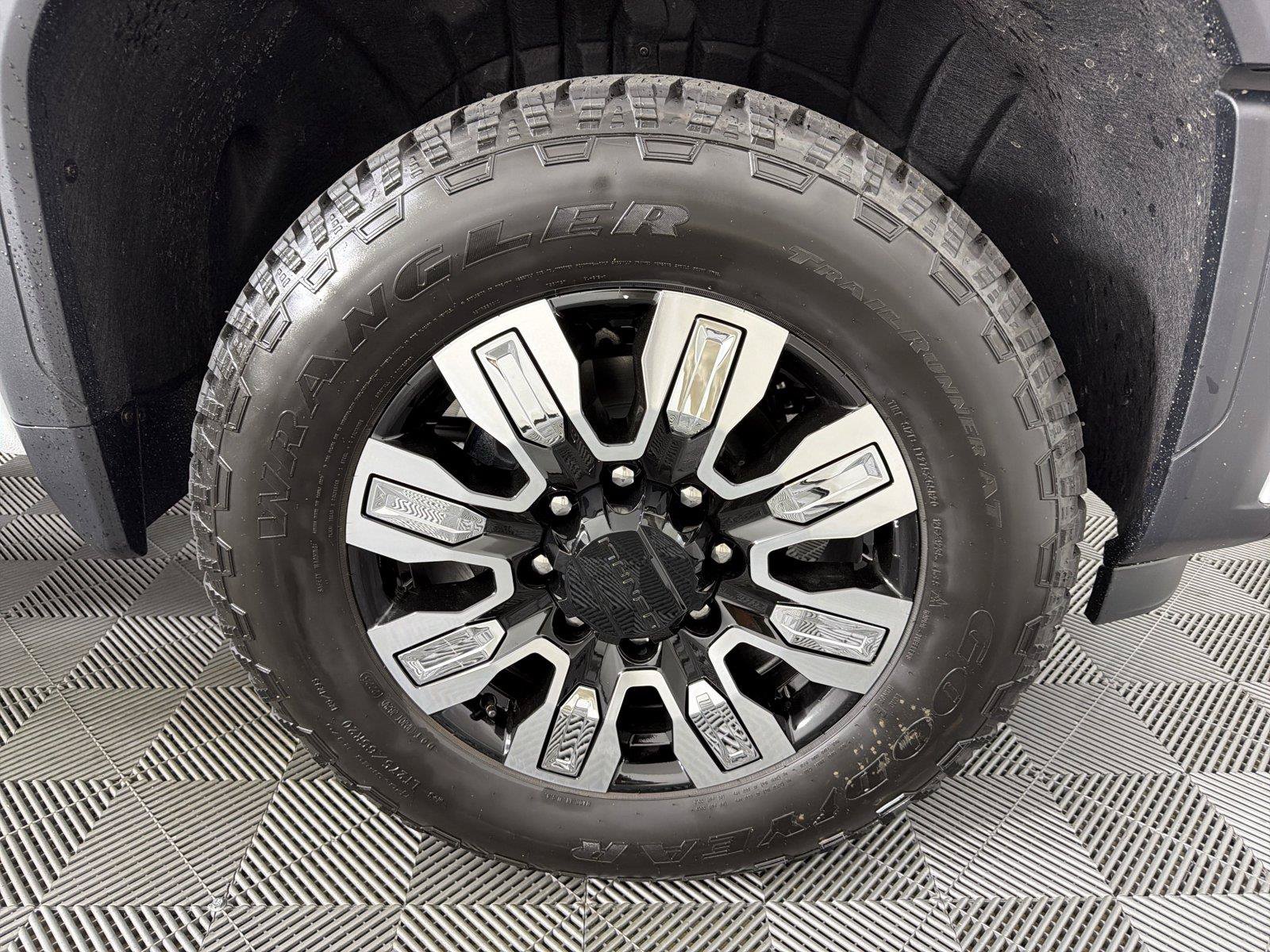 New 2026 GMC Sierra 2500 Denali w/ Denali Reserve Package AWD/4WD image 10