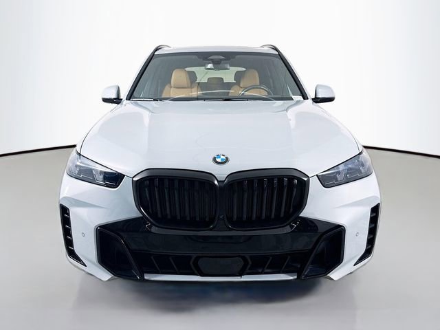 Used 2024 BMW X5 xDrive40i w/ M Sport Package AWD/4WD image 2