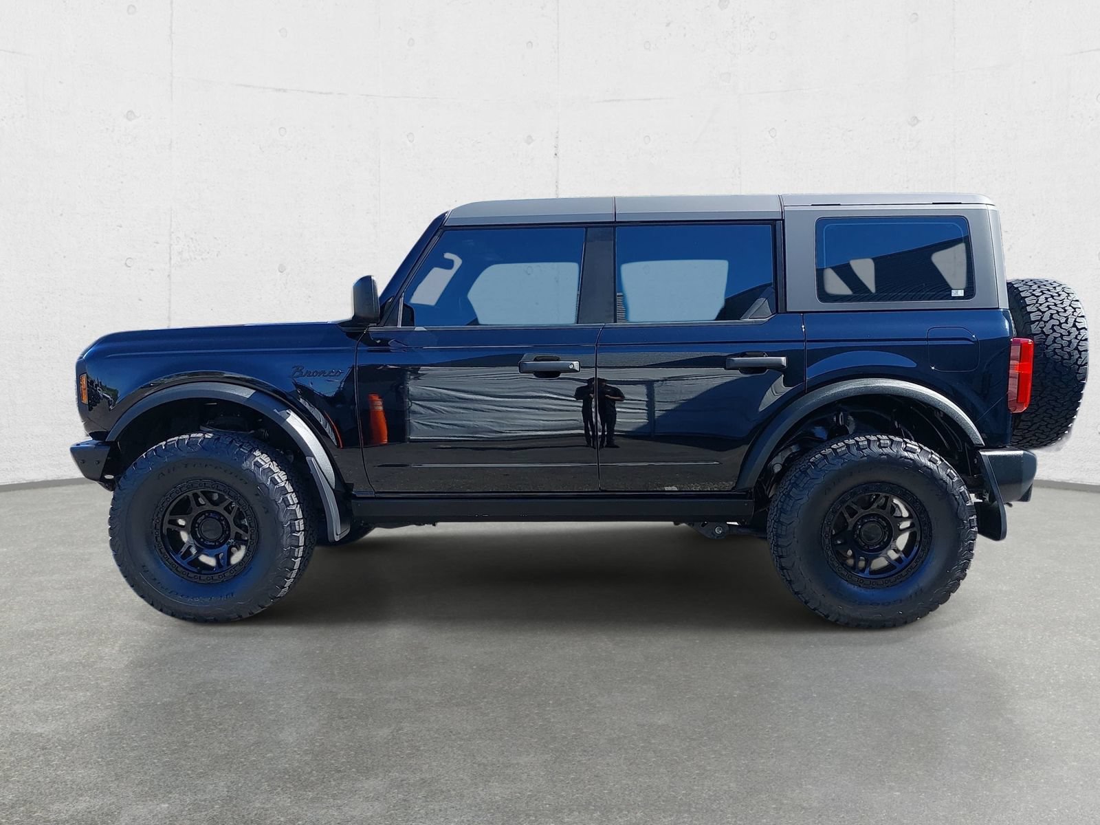 Used 2023 Ford Bronco 4-Door AWD/4WD image 8