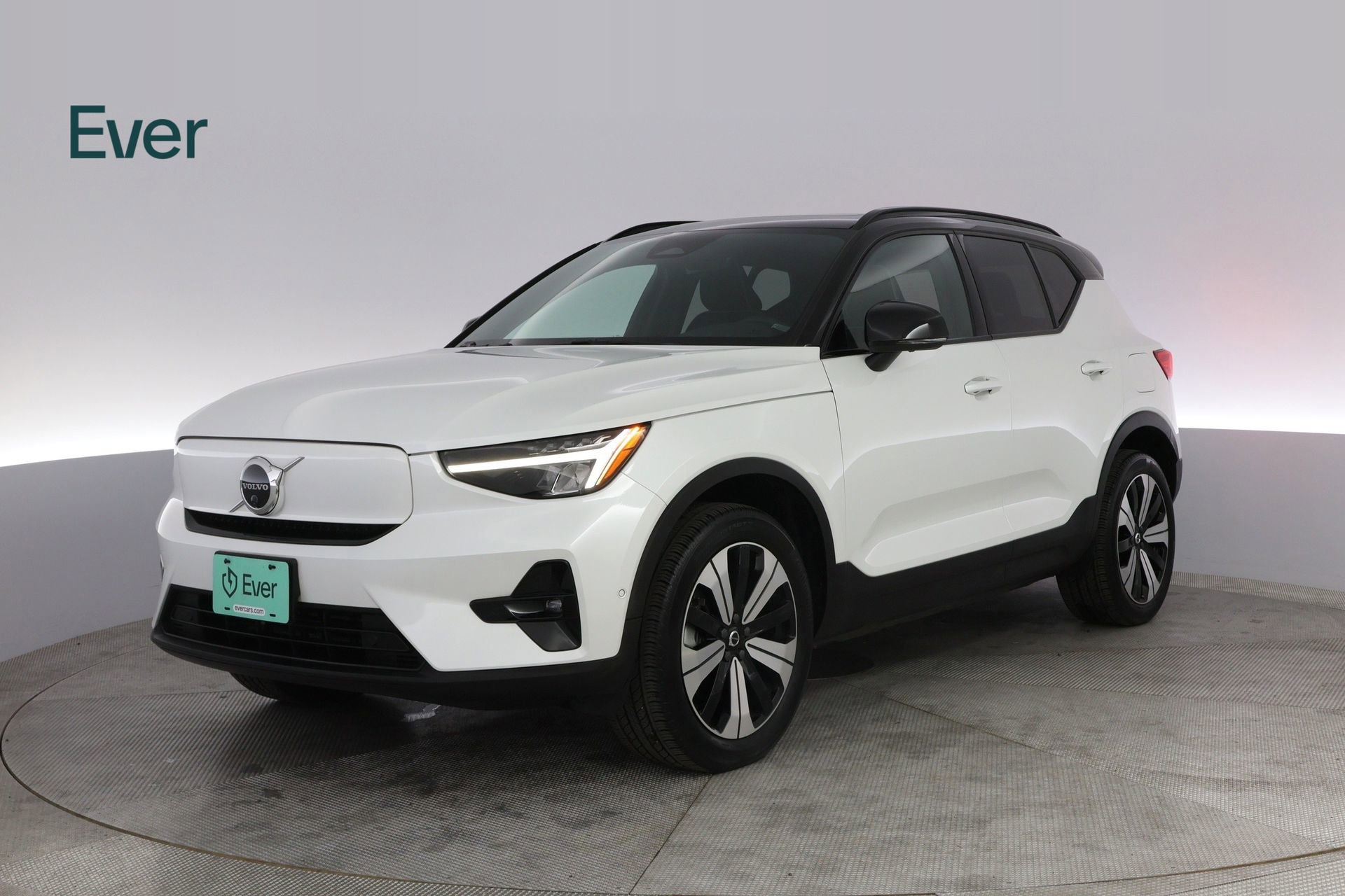 Used 2023 Volvo XC40 Recharge Plus w/ Protection Package Premier image 2