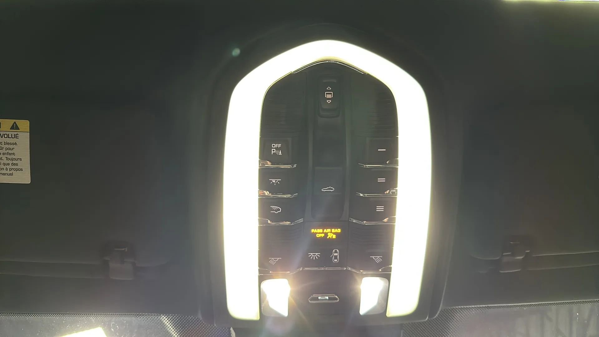 Used 2018 Porsche Cayenne Platinum Edition image 28